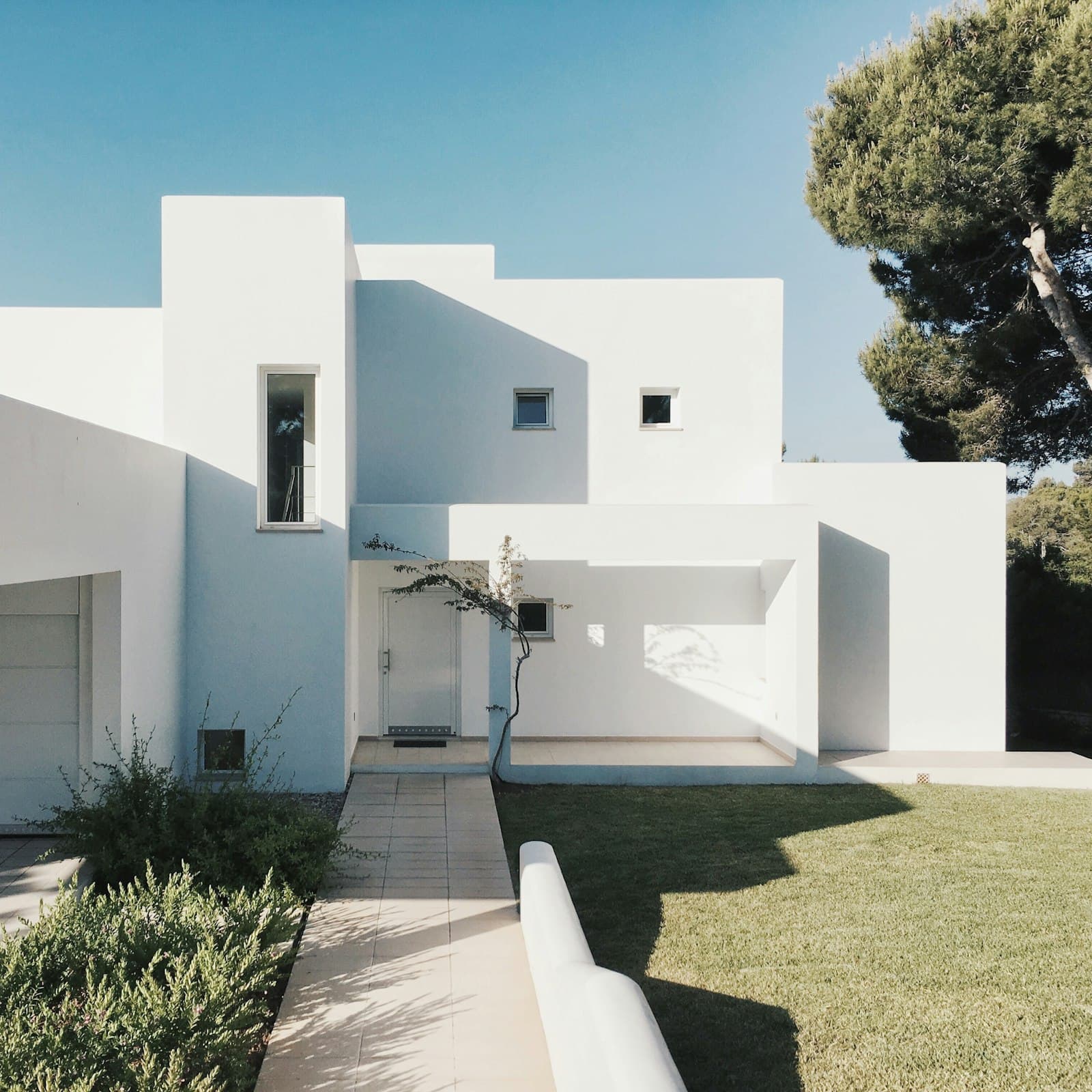 Villa blanca mediterránea en Mallorca
